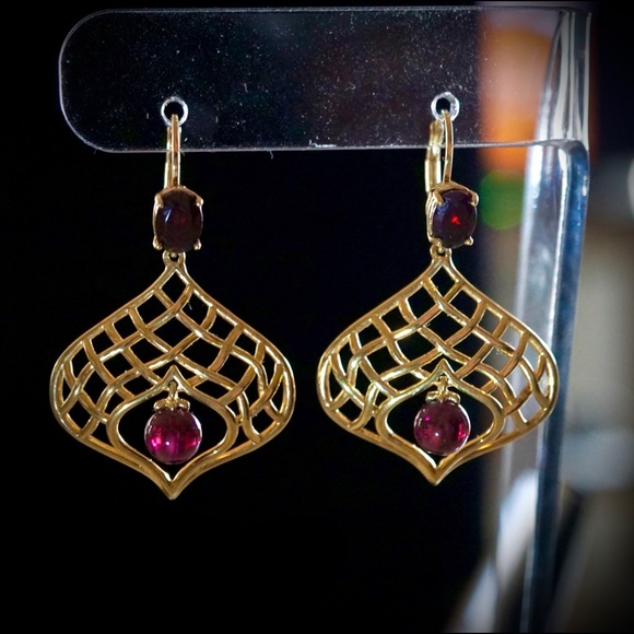 Pyrope Garnet with Amethyst Vermeil Earrings - Picture 7 of 11